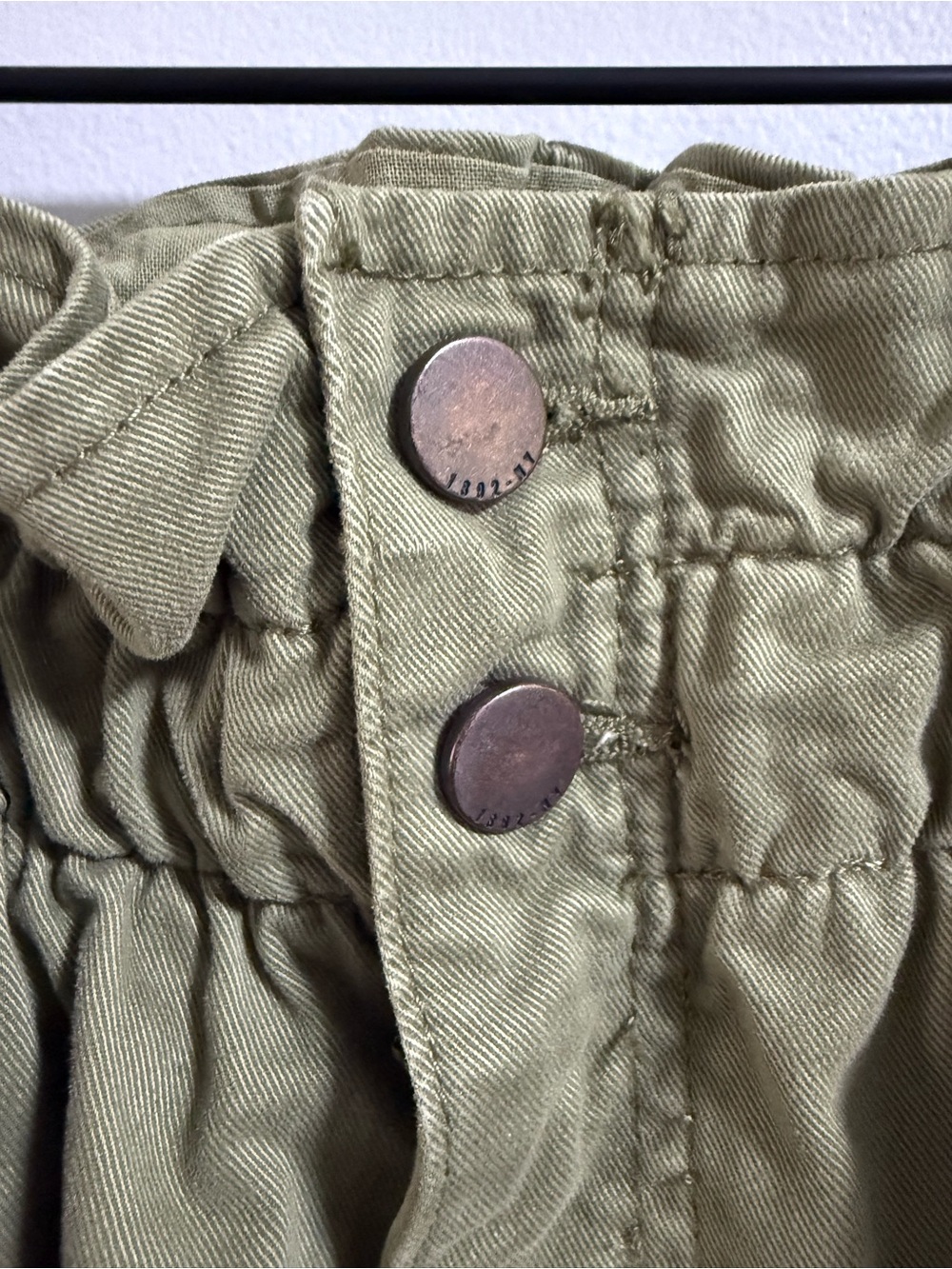 Abercrombie & Fitch Olive High-Waist Paperbag Shorts with Belt - Picture 4 of 8